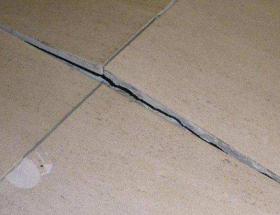 地砖空鼓不砸砖的补救方法视频讲解图片(地砖空鼓不砸砖的补救方法视频讲解图片下载)