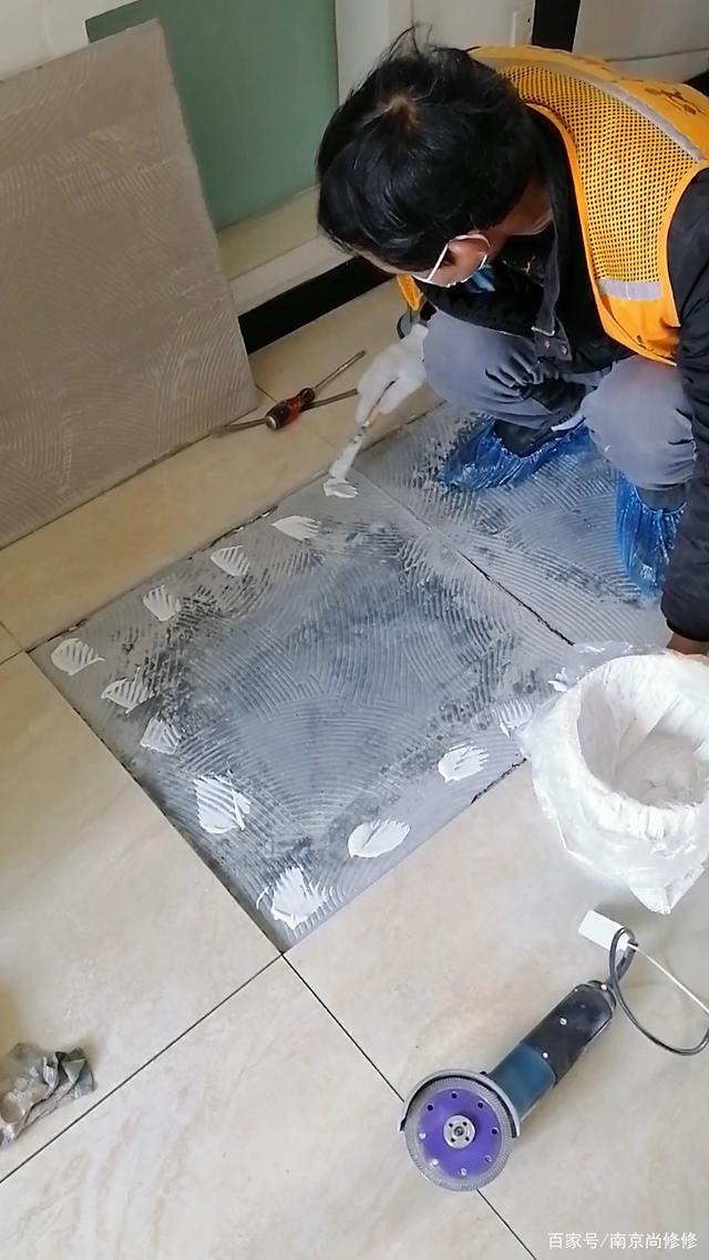 瓷砖空鼓能打膨胀螺丝吗(空鼓的瓷砖打一颗钉子可以吗) 瓷砖空鼓能打膨胀螺丝吗(空鼓的瓷砖打一颗钉子可以吗)