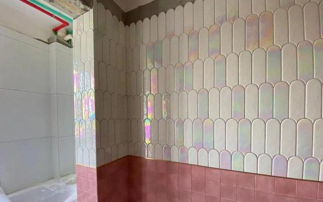 墙上的瓷砖坏了用什么装饰最好(墙上的瓷砖坏了用什么装饰最好看)