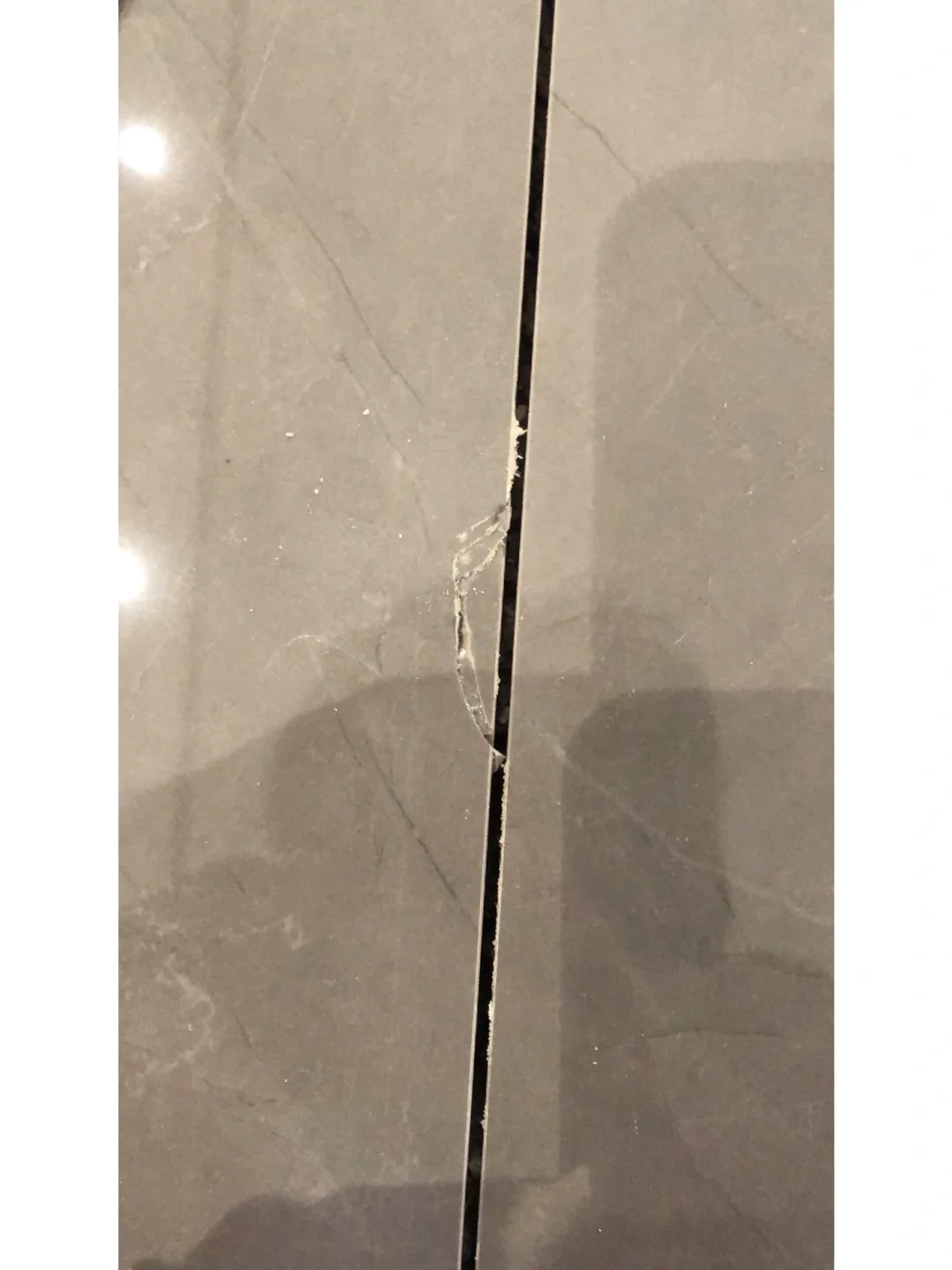 瓷砖烂了怎么办才能修补(瓷砖烂了怎么办才能修补呢)