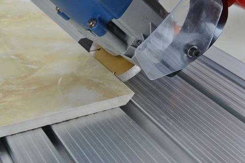 瓷砖切割视频教程(家庭简易瓷砖切割方法视频) 瓷砖切割视频教程(家庭简易瓷砖切割方法视频)